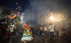 Celebra Juchitán la calenda a San Vicente Ferrer, evento que marca el cierre de las fiestas de mayo
