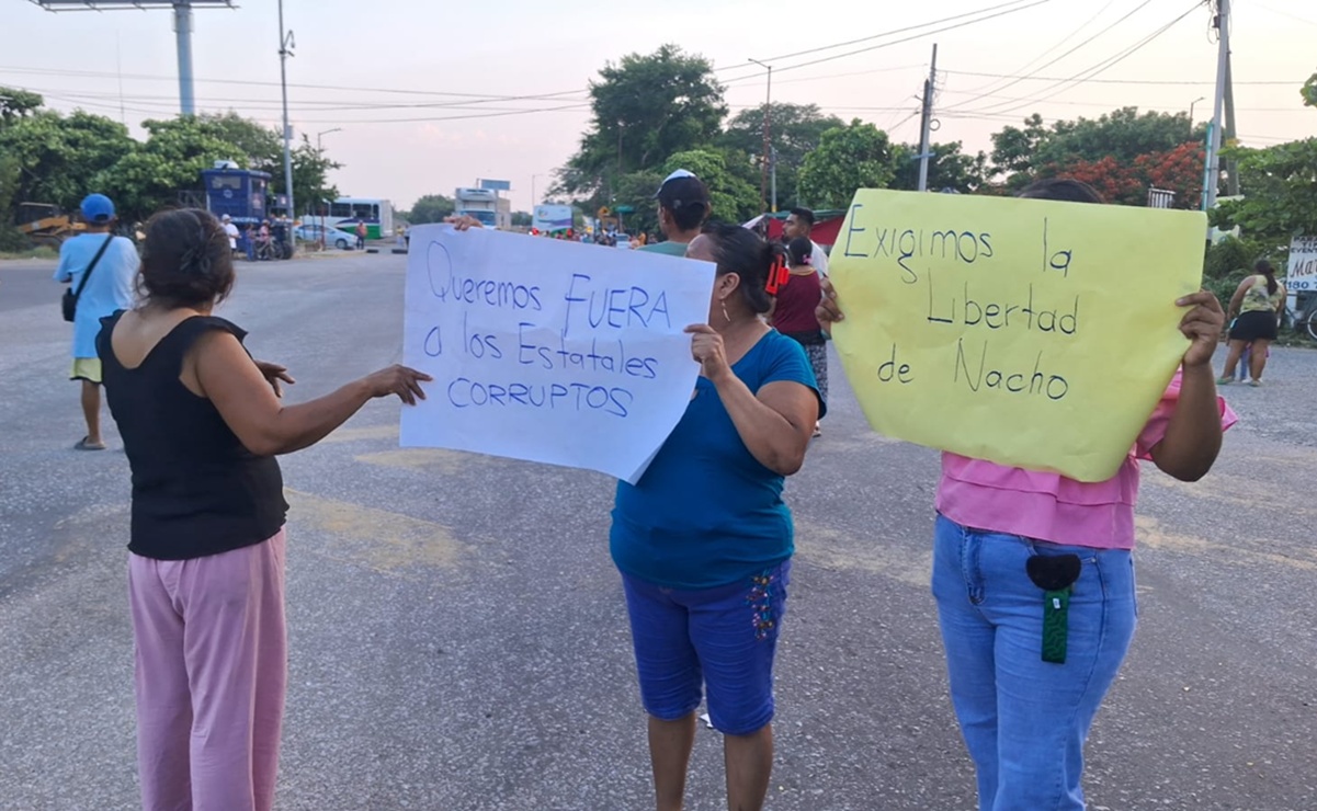 Manifestación contra la detención del maestro de zumba en Juchitán. Foto: Especial