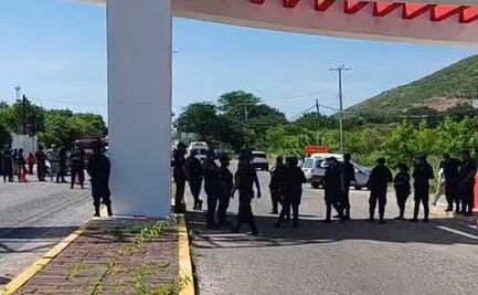 Policías municipales de Ixtepec, Oaxaca, bloquearon carretera para exigir incremento salarial