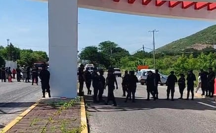 Policías municipales de Ixtepec, Oaxaca, bloquearon carretera para exigir incremento salarial