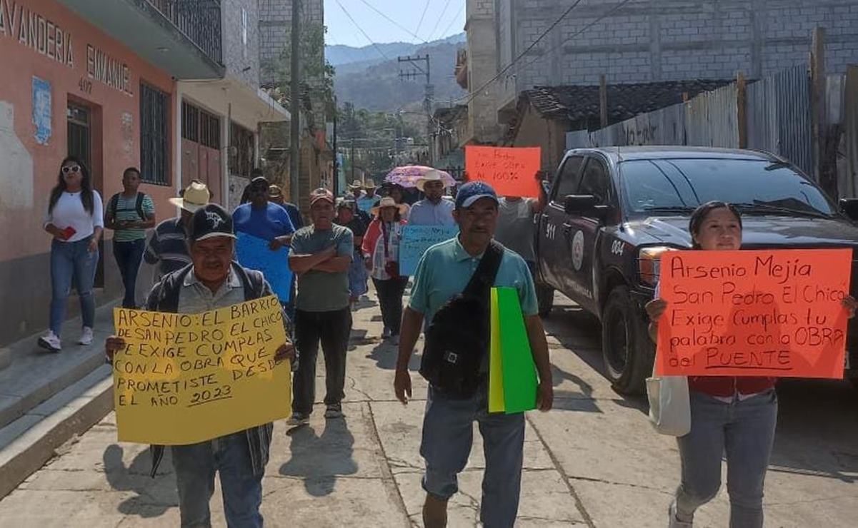 Exigen la construcción de un puente vehicular a edil de Juxtlahuaca; acusan falta de obra pública