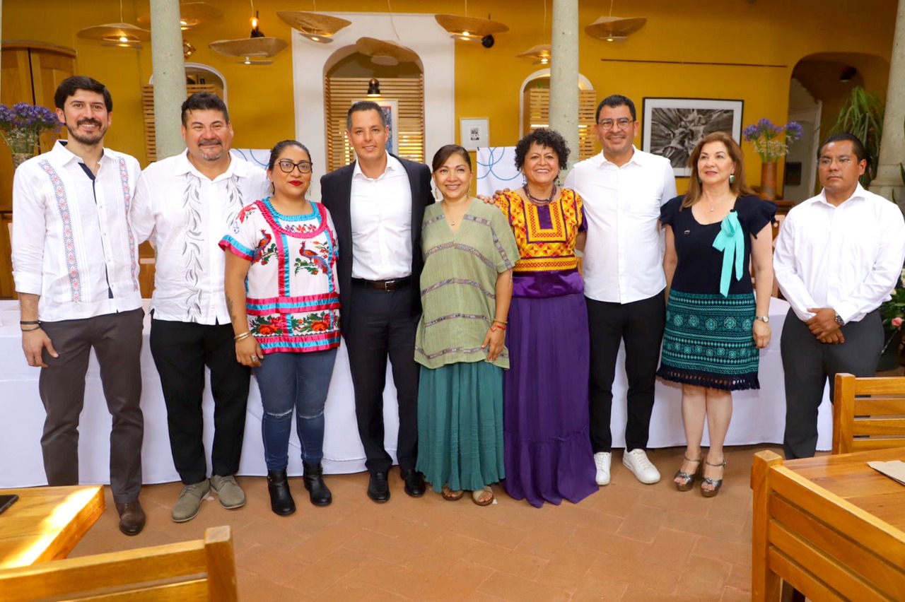 Cocina de Oaxaca, símbolo y corazón de México, asegura Murat ante restauranteros y empresarios. Foto: Gobierno de Oaxaca