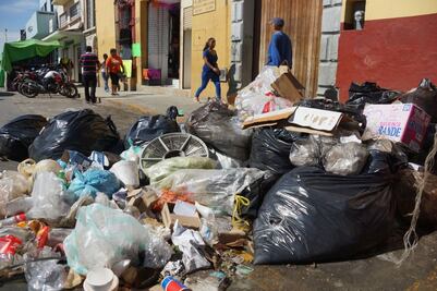 Van cuatro días sin recolección de basura; policías recaban sólo sólidos