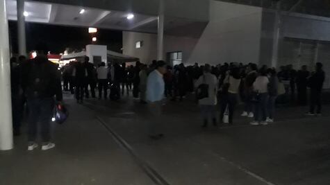 Pobladores de Coyotepec retienen a cientos de trabajadores del gobierno de Oaxaca