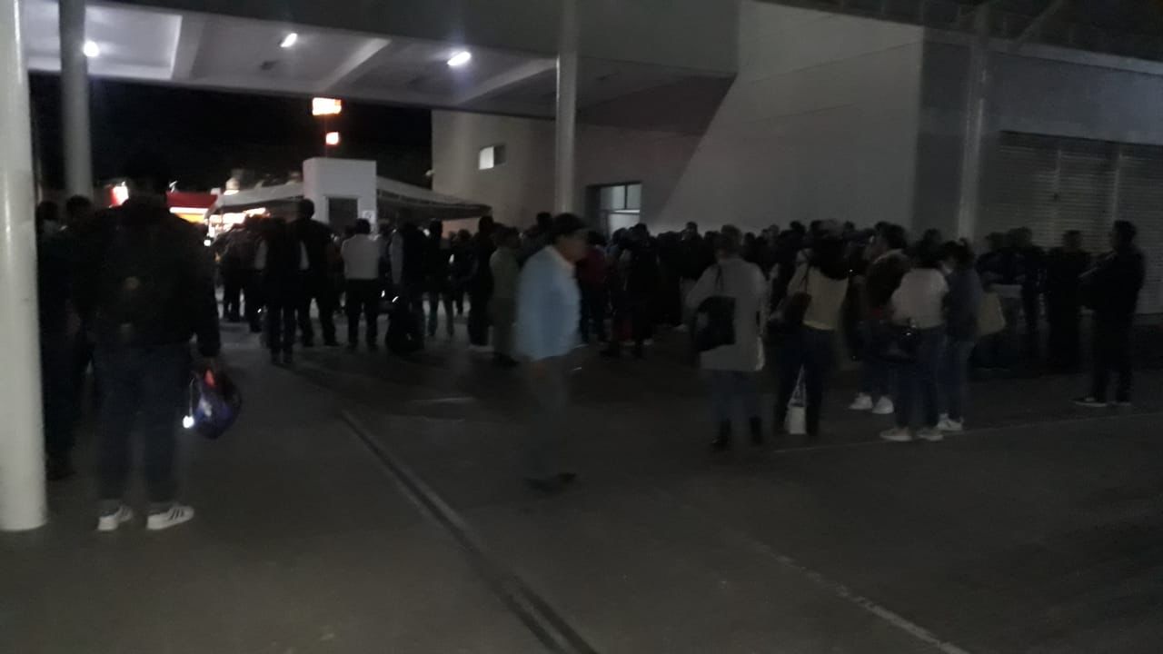 Pobladores de Coyotepec retienen a cientos de trabajadores del gobierno de Oaxaca