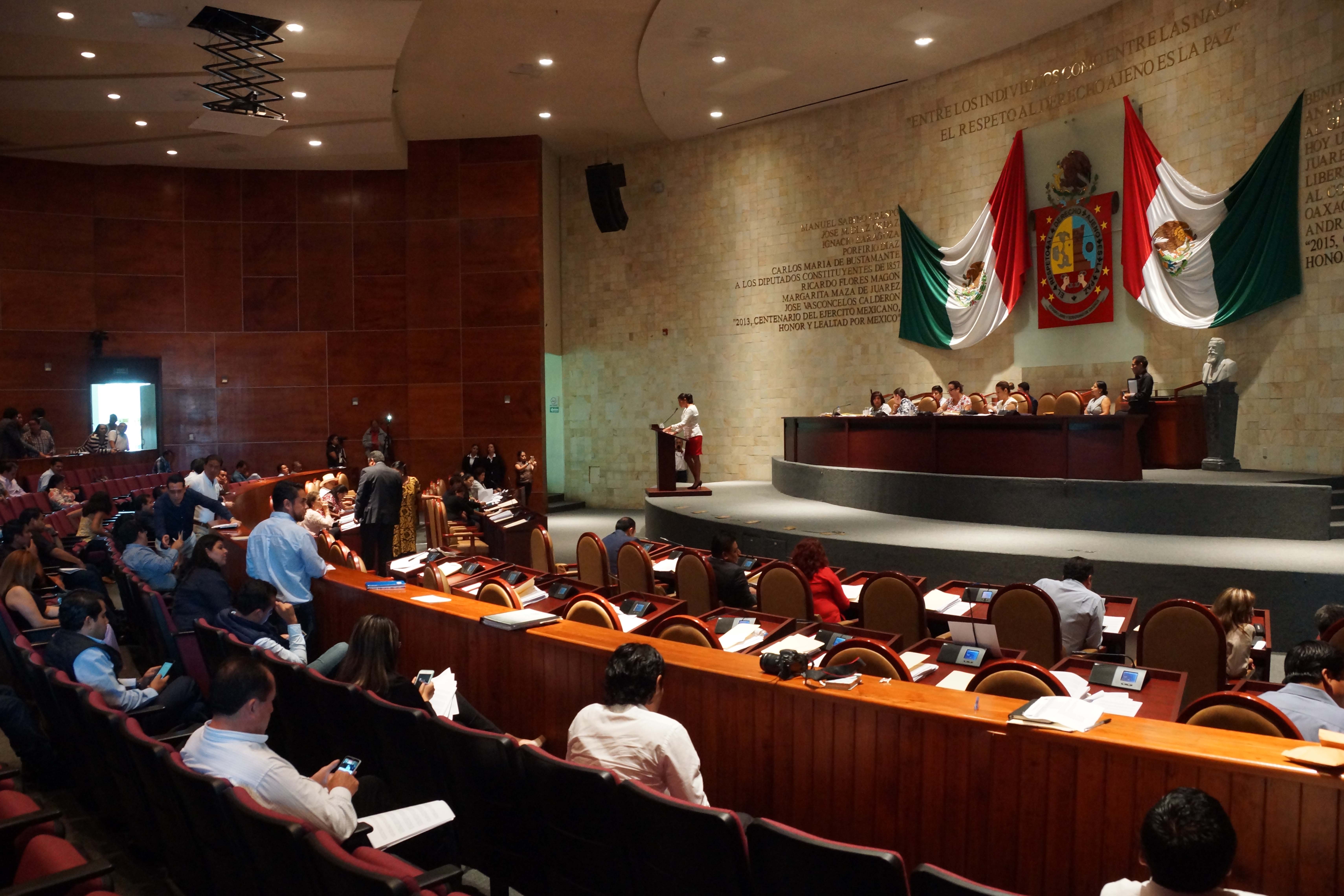 Ratifican a Laura Estrada al frente de la Jucopo
