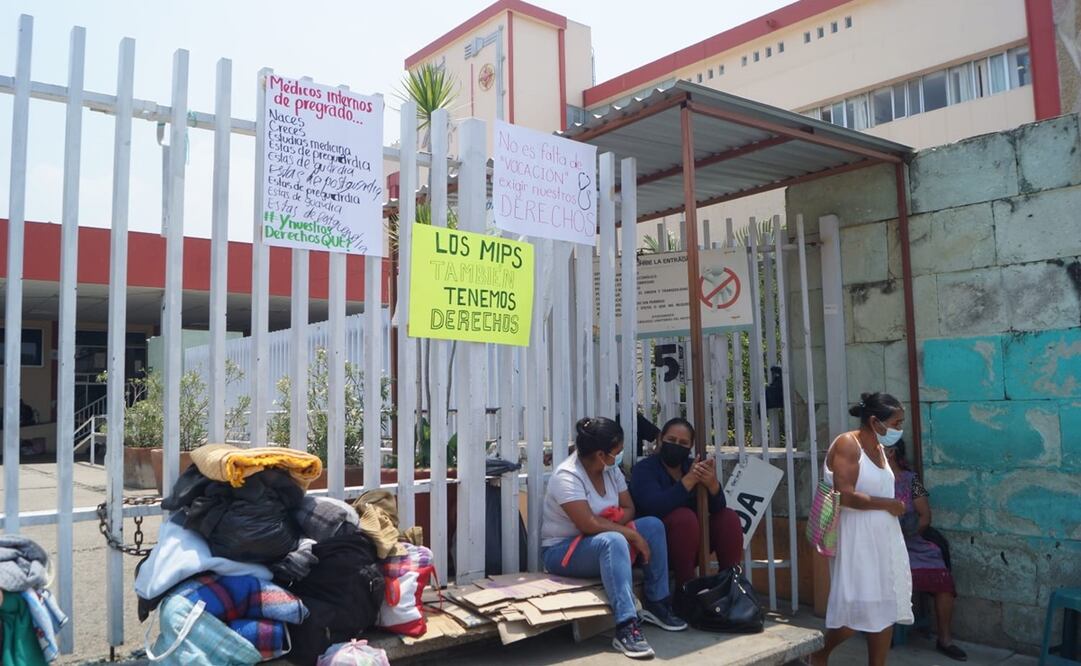 “No es falta de vocación”. Médicos internos del Hospital Civil de Oaxaca se van a paro; exigen mejores condiciones
