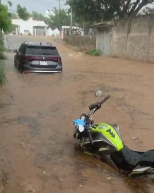 Comunidades de Pinotepa Nacional sufrieron inundaciones por las fuertes lluvias de la inda tropical 37 del Océano Pacífico. Foto:especial.