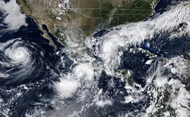 Cobra fuerza depresión tropical Veinte-E y pasa a Tormenta Simon; se mantiene alerta de lluvias intensas en Oaxaca