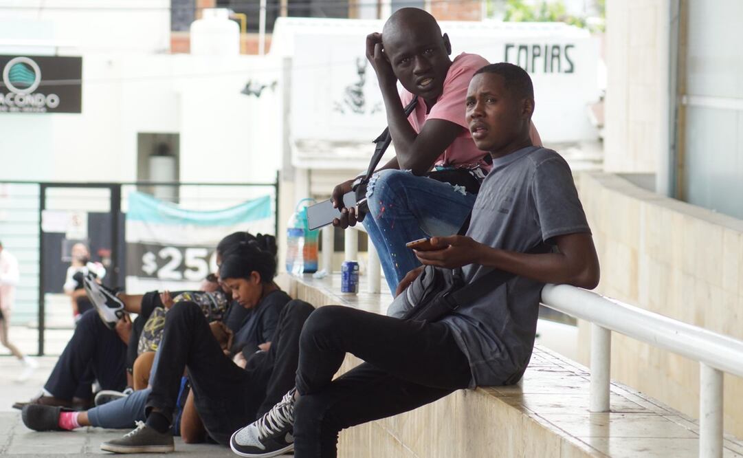 Migrantes chinos y africanos, nuevo negocio para traficantes de personas en Oaxaca. Fotos: Edwin Hernández