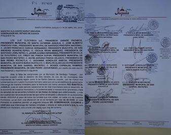 Nueve autoridades municipales exigen se retire bloqueo de Juquila