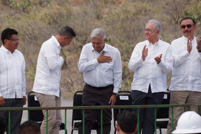 Promete AMLO que carretera a la Costa se inaugurará el 21 de marzo de 2022; entroncará con Juquila