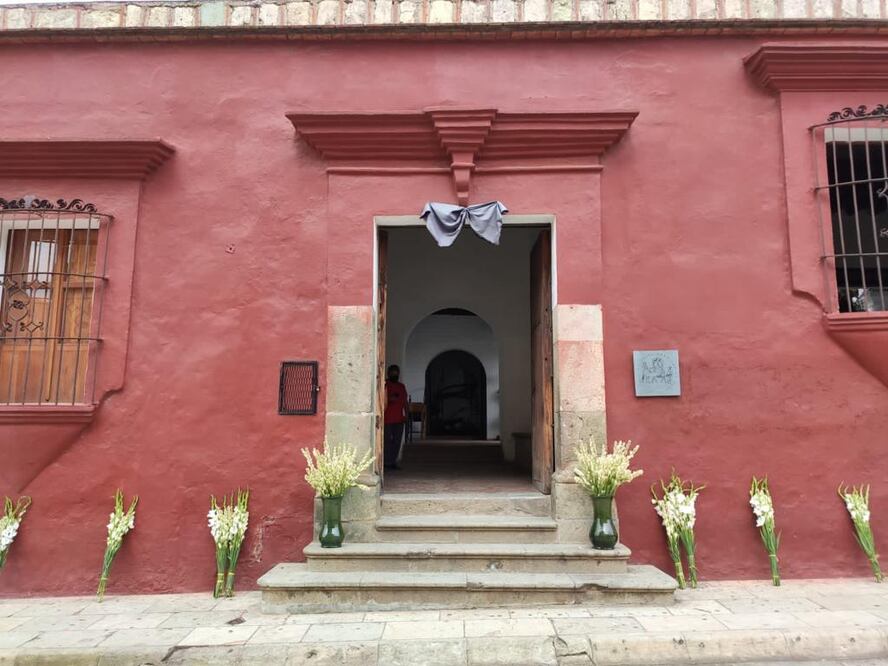Con ofrenda floral, recuerdan a Francisco Toledo en Oaxaca, a 3 años de la muerte del artista zapoteco. Fotos: Mario Arturo Martínez
