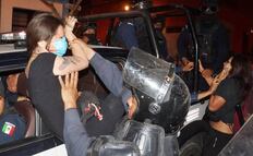 Organizaciones exigen liberación de tres detenidos durante el desalojo de la Policía de Oaxaca en la marcha del 8M 