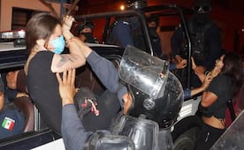 Organizaciones exigen liberación de tres detenidos durante el desalojo de la Policía de Oaxaca en la marcha del 8M 