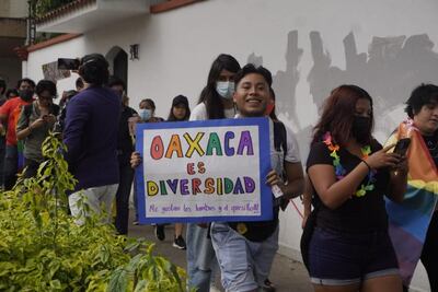 Un total de 211 mil 547 personas de Oaxaca se asumen con orgullo de la comunidad LGBTQ+, según Inegi