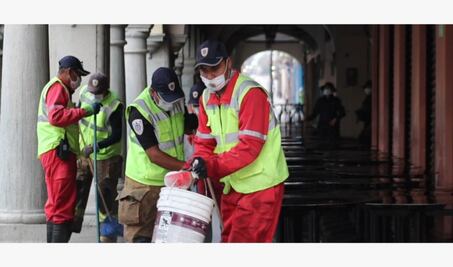 Refuerzan labores de sanitización en espacios públicos ante aumento de casos de Covid-19