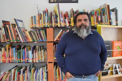 Charlie y el proyecto Come libros, una búsqueda de niños lectores en comunidades Oaxaca