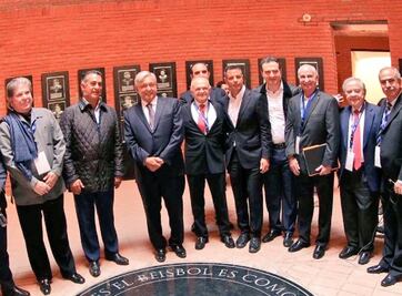 AMLO y Alfredo Harp Helú inauguran el nuevo Salón de la Fama del Beisbol Mexicano