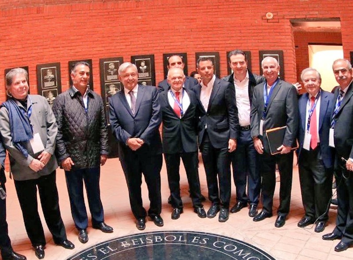 AMLO y Alfredo Harp Helú inauguran el nuevo Salón de la Fama del Beisbol Mexicano