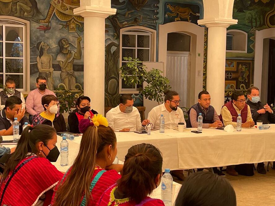 Comisión visitará Tierra Blanca previo a retorno de 143 familias triquis desplazadas de Oaxaca. Foto: Twitter Alejandro Encinas