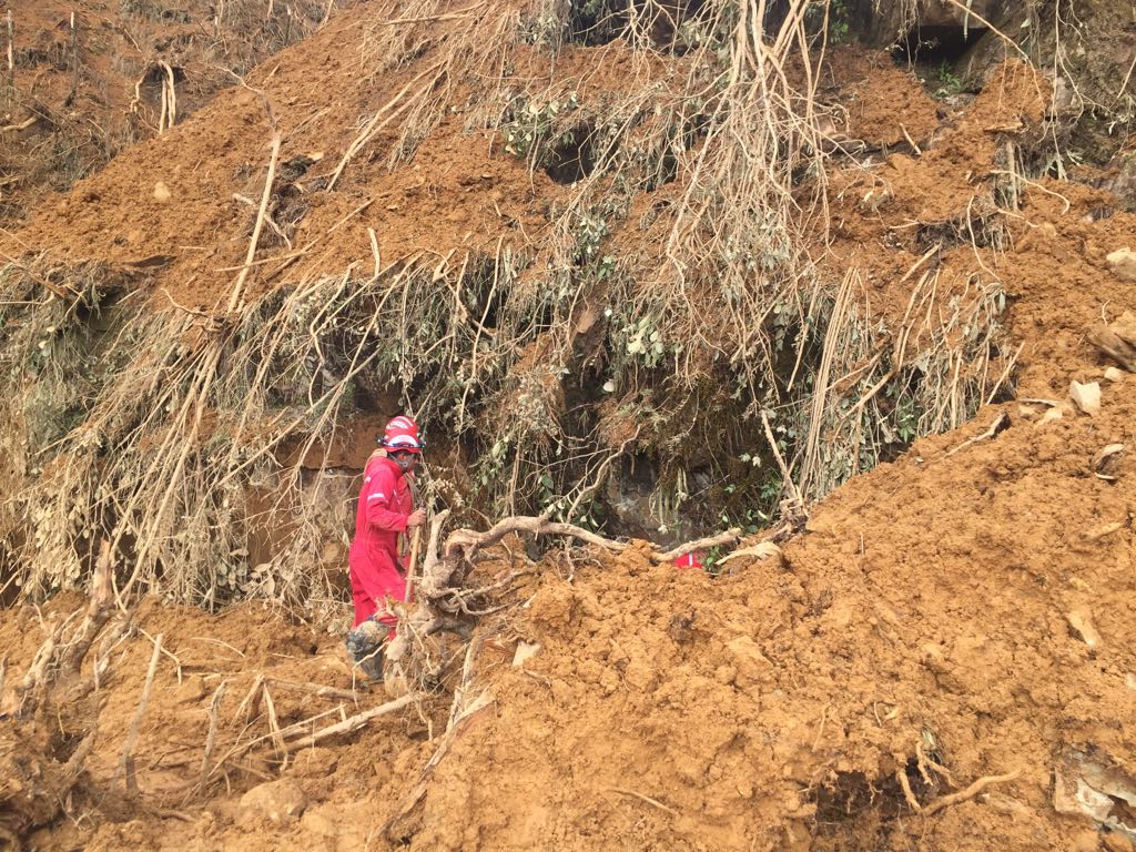 Suman 13 muertos y 4 desaparecidos por lluvias en Oaxaca
