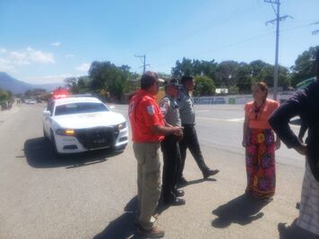 Avanzan 700 migrantes por Oaxaca y los reciben en Zanatepec; no se asumen caravana