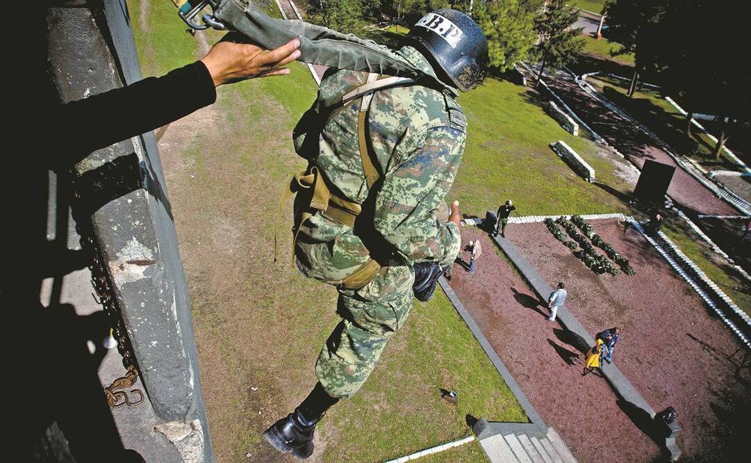 La Sedena plantea abrir los cuarteles para que la gente los visite y hacer paseos en campos militares para mostrar el trabajo de las Fuerzas Armadas. Foto: Archivo EL UNIVERSAL