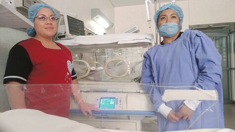 En Tehuantepec, aplican a bebé prematuro técnica de hamacaterapia