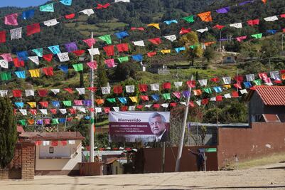 Advierten fracaso en programa de AMLO para pavimentar caminos