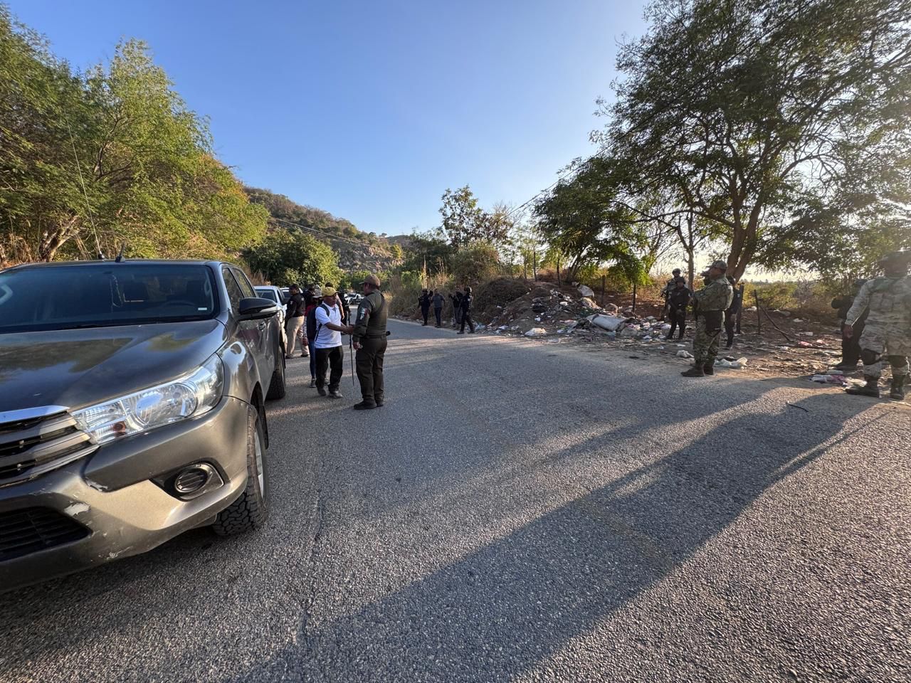 Localizan 3 vehículos de los 7 jóvenes desaparecidos que viajaban a Puerto Escondido