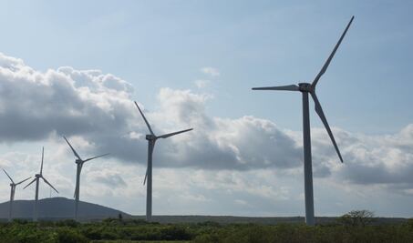 Temen pérdidas de más de 2 mil mdd en el Istmo por freno de la 4T a energías limpias por Covid-19
