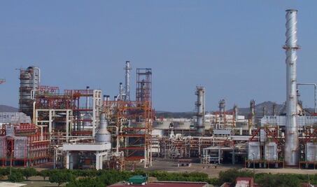 Refinería de Salina Cruz mantiene "paro seguro" tras sismo; Pemex lamenta muerte de trabajador