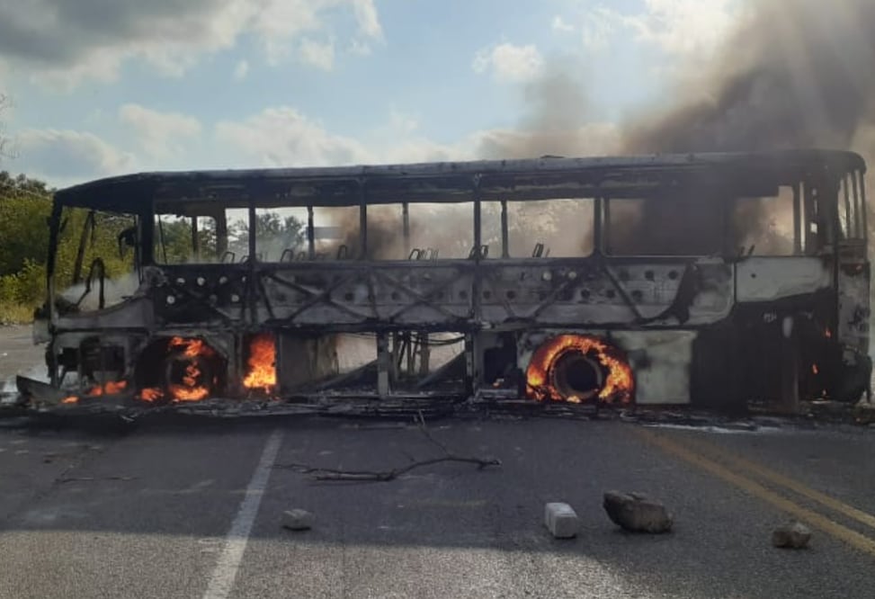 Cumple cinco días bloqueo en la Carretera Panamericana; gobierno de Juchitán llama a inconformes al diálogo