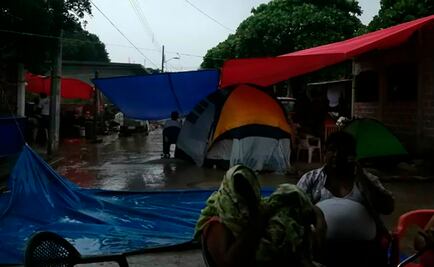 Crónica. Pese a lluvia, Juchitecos duermen en las calles por temor a sismos