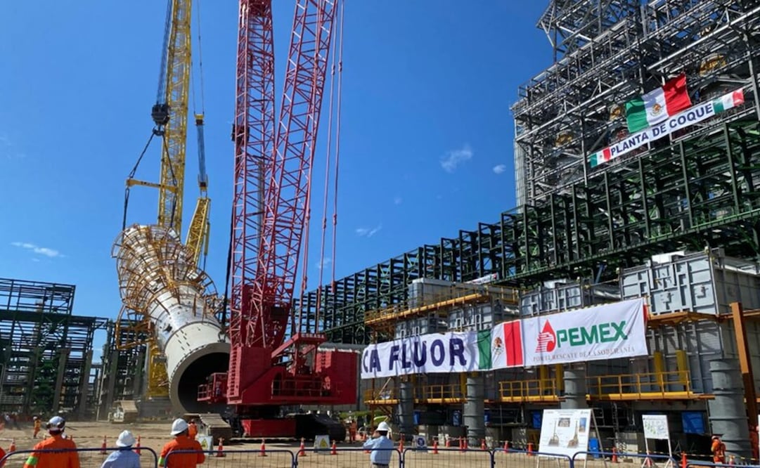 La planta coquizadora en la refinería de Salina Cruz, Oaxaca continúa inconclusa pese a haber proyectado su culminación en 2024. Foto: Especial.
