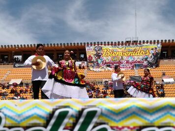Realiza Sección 22 del SNTE su propia Guelaguetza