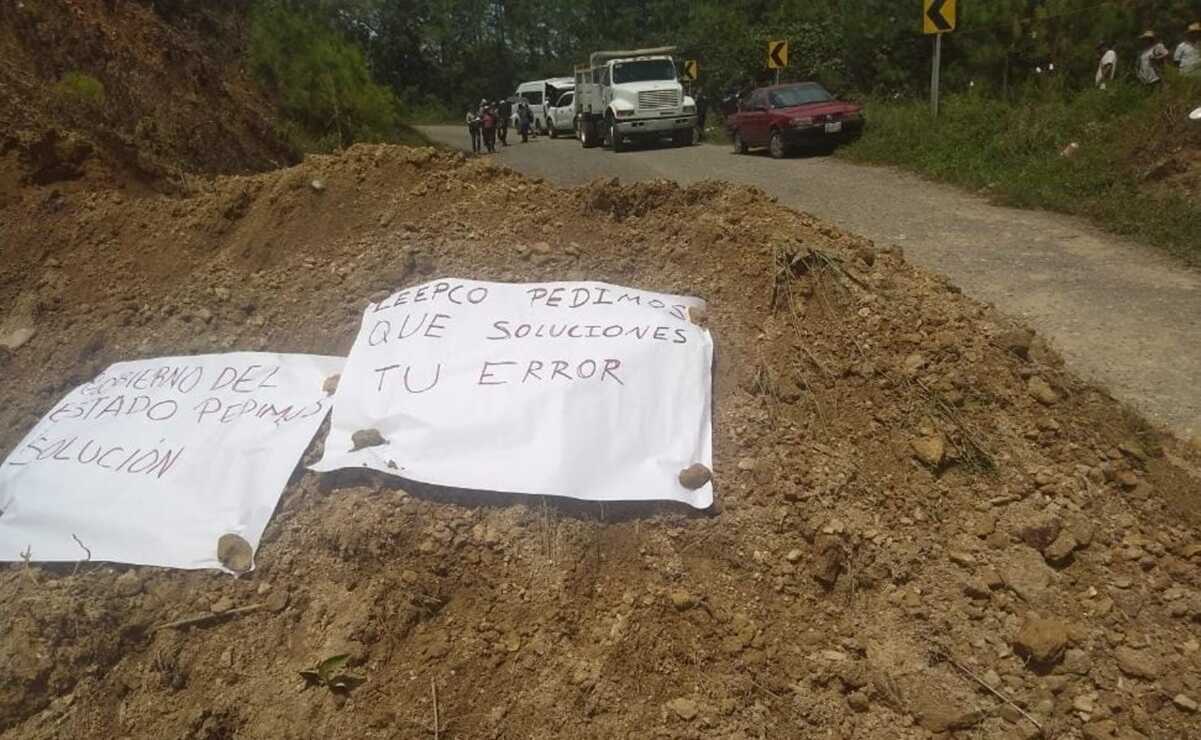 Denuncian escasez de víveres por bloqueo carretero en La Reforma, municipio de la Sierra Sur de Oaxaca. Foto: Especial