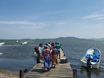 Por seguridad, frena 4T camino a Santa María del Mar, comunidad que lleva 10 años aislada