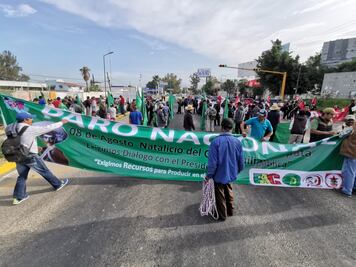FAC bloquea el Aeropuerto de Oaxaca y toma de la caseta de Huitzo