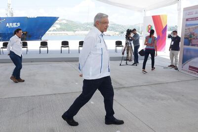 Come AMLO tlayudas y café en su gira por Oaxaca