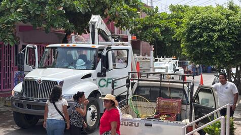 Tras cuatro días sin luz y protestas, restablecen energía eléctrica a habitantes de la zona sur de Juchitán, Oaxaca