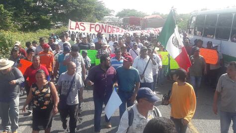 Marchan desde el Istmo a la ciudad de Oaxaca para exigir recursos para reconstrucción