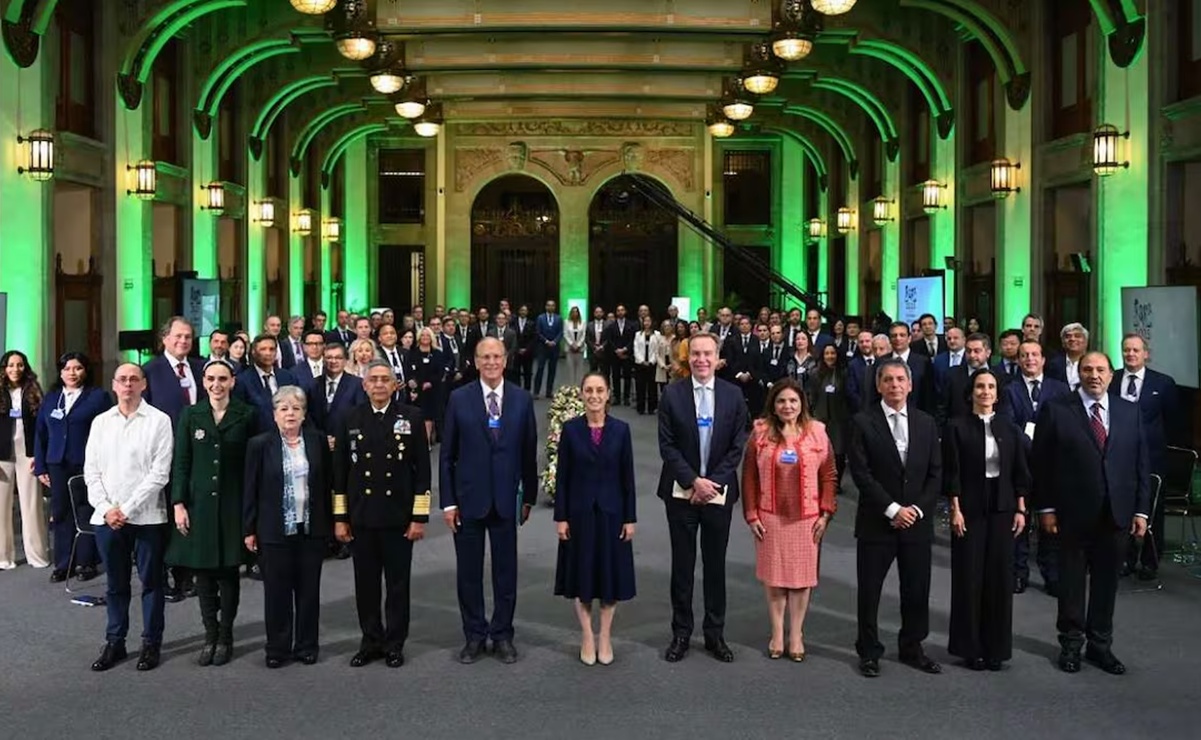 Sheinbaum se reúne con integrantes del Foro Económico Mundial; presenta Plan México ante empresarios de 17 países