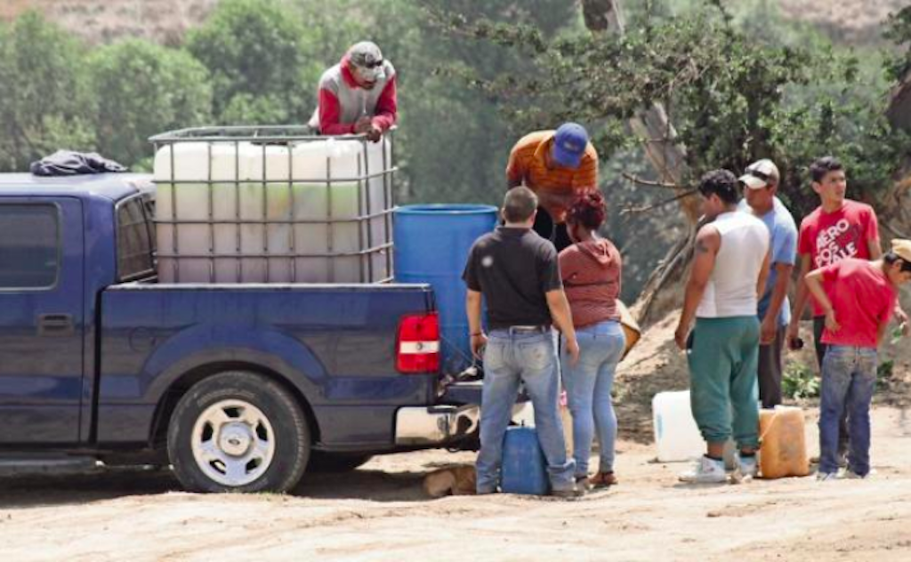 ¿Cómo opera el huachicol dentro y fuera de Pemex?