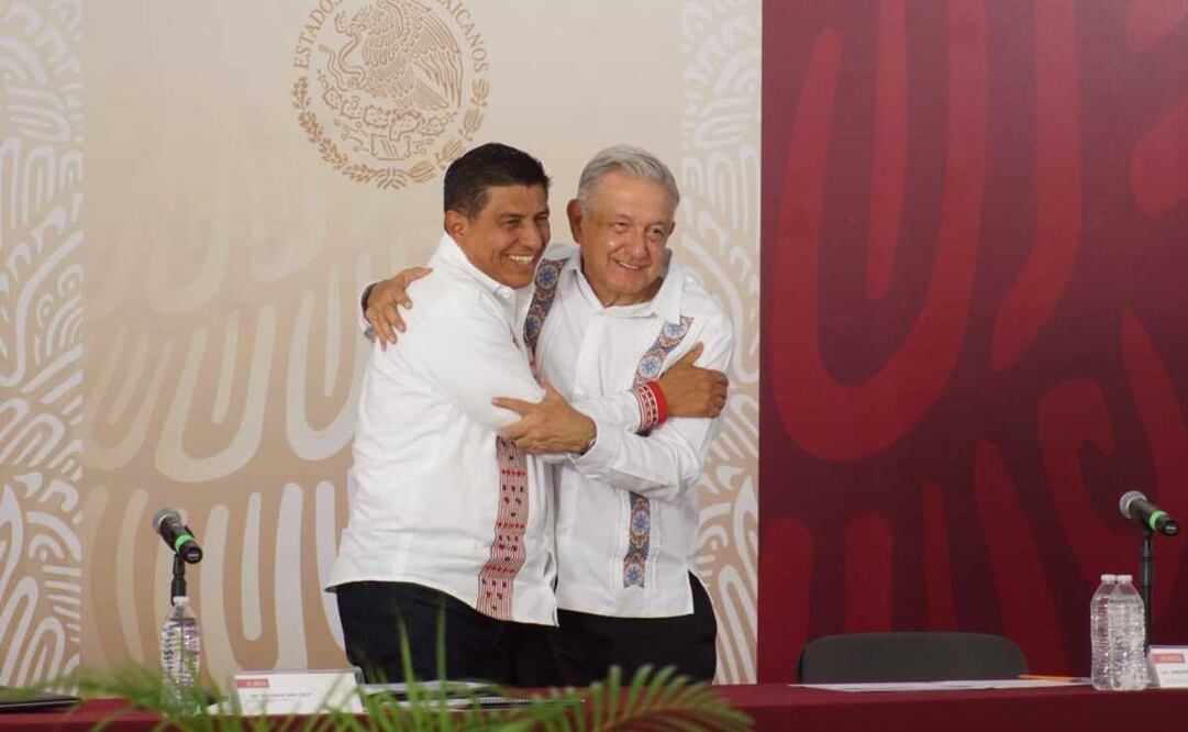 “Murat nos ayudó mucho, se portó muy bien”, reconoce AMLO durante gira por Oaxaca. Foto: Edwin Hernández