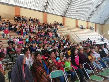 Con un convite cultural, fortalecen y "abren camino a la voz" de mujeres mixtecas