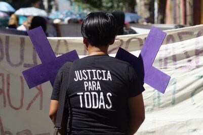 Fiscalía de Oaxaca detiene a esposo y presunto feminicida de Mariana, asesinada en su casa en Huayapam