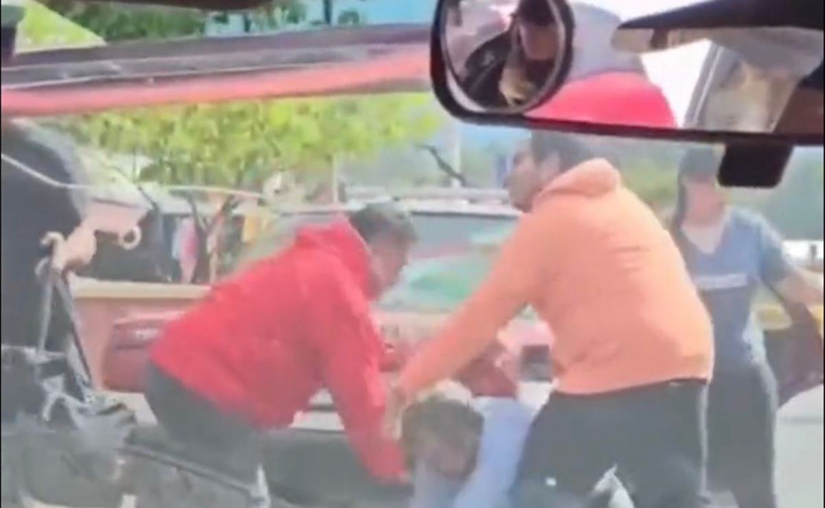 Taxista foráneo de Etla agrede a adulto mayor; Semovi Oaxaca inicia investigación. Foto: Captura de video