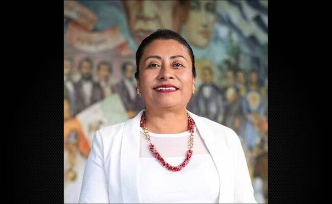 Acusan a titular del Bachilleres de Oaxaca de falsificar firmas y venta ilegal de guías de estudios